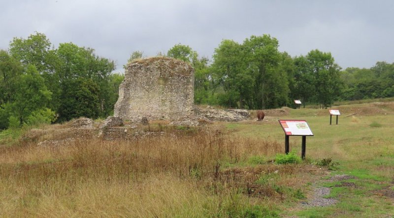 Clarendon Palace (remains of)