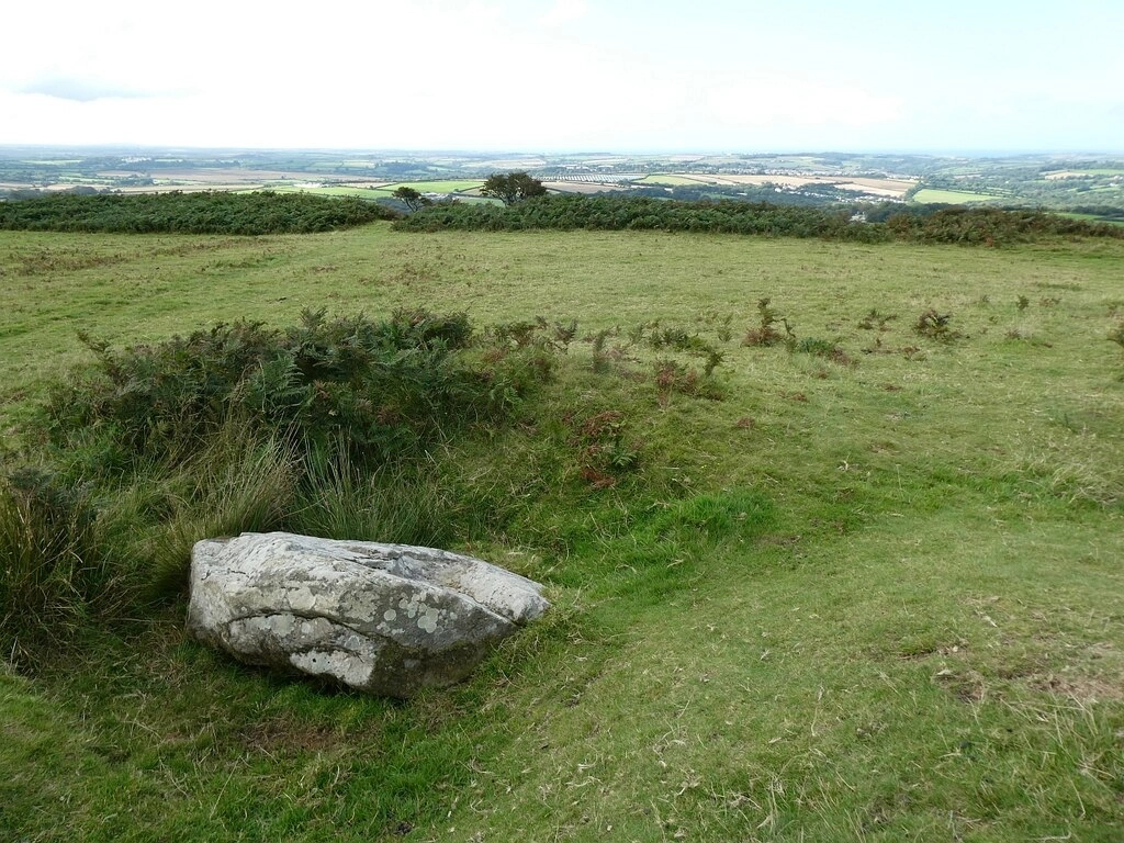 Featured image for Castle-an-Dinas & Tregatillian Circular